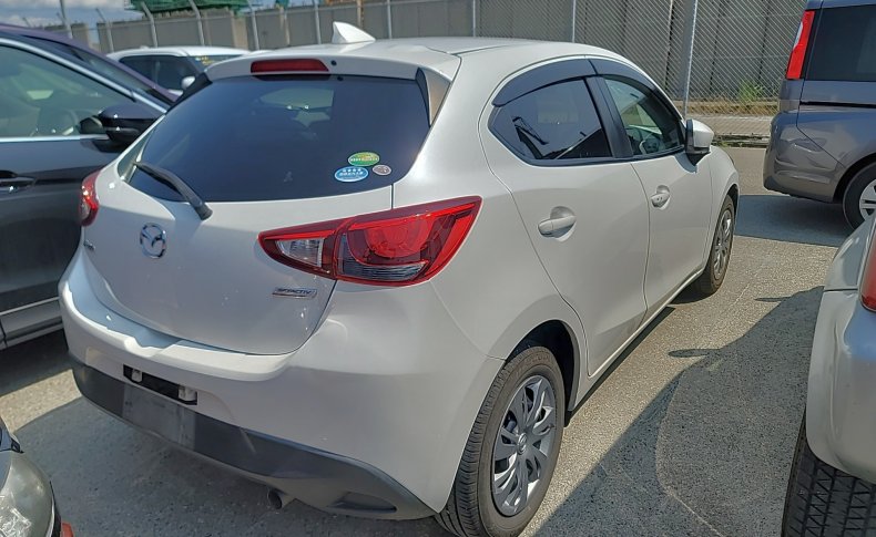 MAZDA DEMIO 13S 2014