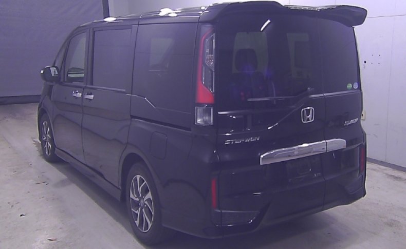 HONDA STEPWGN 1.5 Spada Honda Sensing 7 seater 2017
