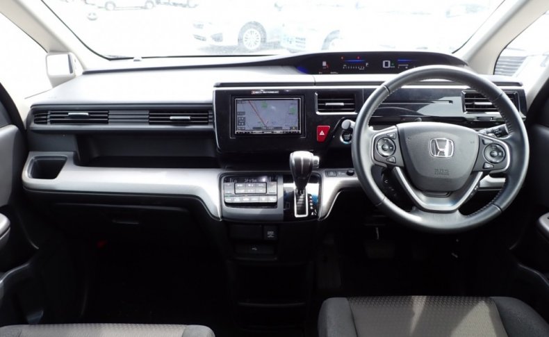 HONDA STEPWGN SPADA HONDA SENSING 8-SEATER 2020