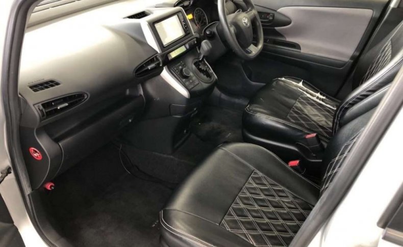 TOYOTA WISH 1.8X 2010