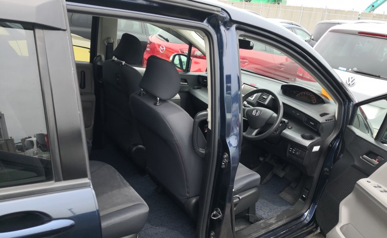 HONDA FREED G Just  7 Seats 2010