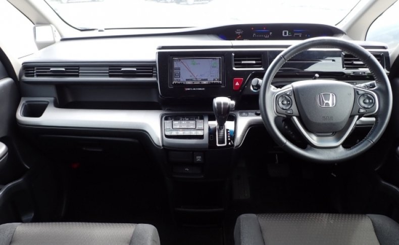 HONDA STEPWGN SPADA HONDA SENSING 8-SEATER 2020