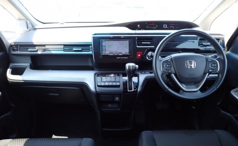 HONDA STEPWGN SPADA HONDA SENSING 8-SEATER 2020