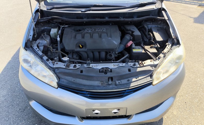 TOYOTA WISH  2010