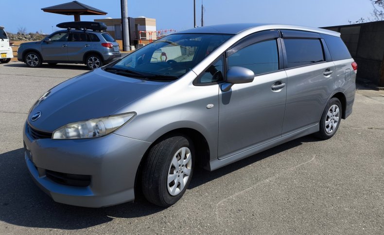 TOYOTA WISH  2010