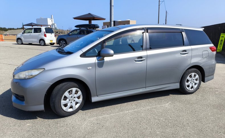 TOYOTA WISH  2010