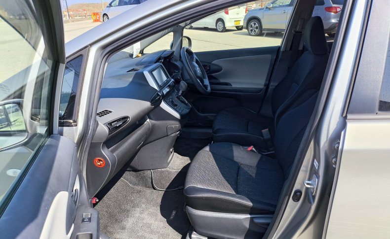 TOYOTA WISH  2010
