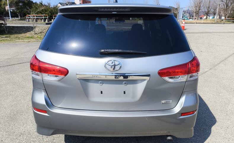 TOYOTA WISH  2010