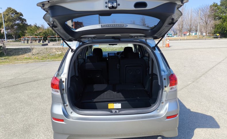 TOYOTA WISH  2010
