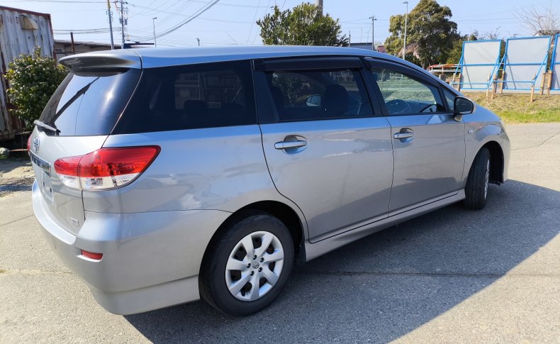 TOYOTA WISH  2010