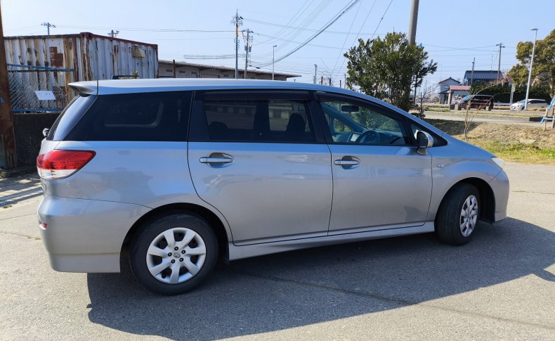 TOYOTA WISH  2010