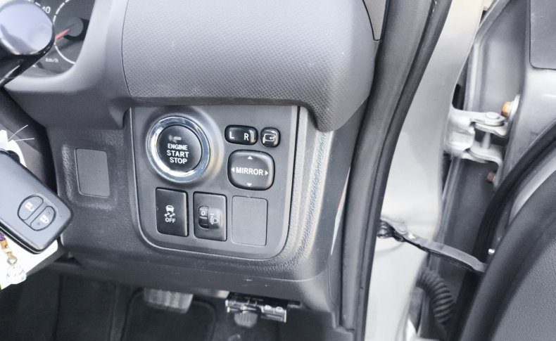 TOYOTA WISH  2010