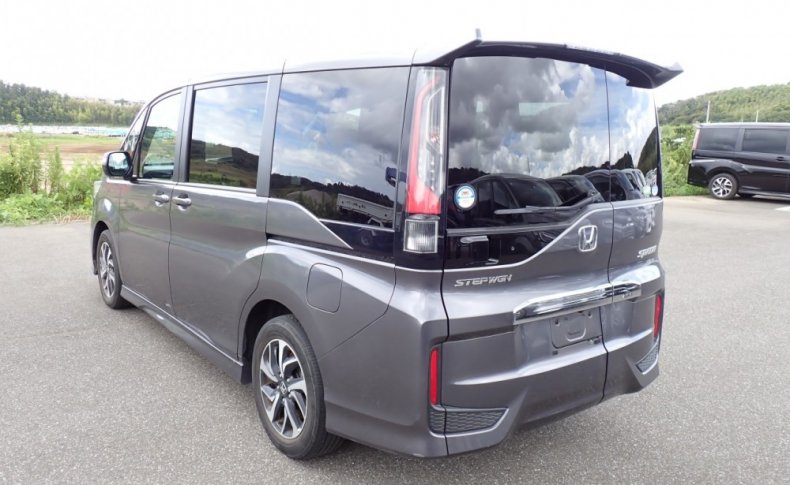 HONDA STEPWGN SPADA HONDA SENSING 8-SEATER 2020