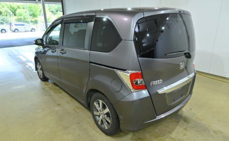 HONDA FREED G Premium Edition 7seats 2016