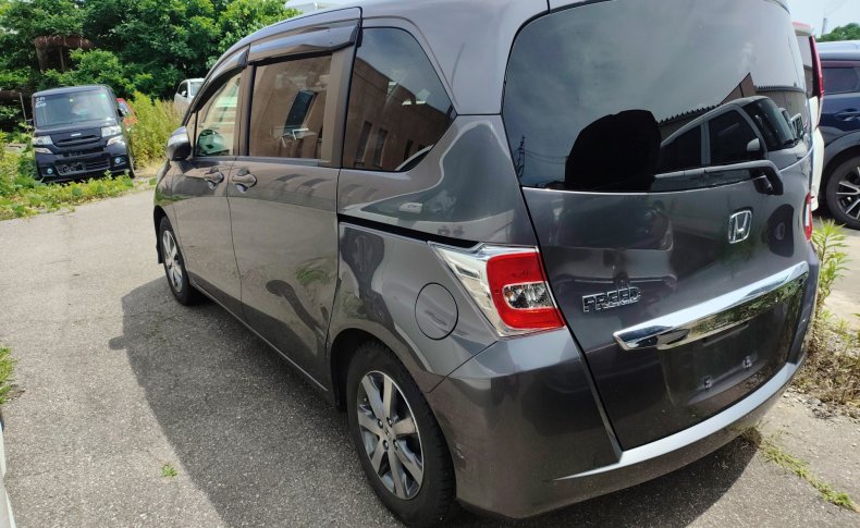 HONDA FREED G Premium Edition 7seats 2016