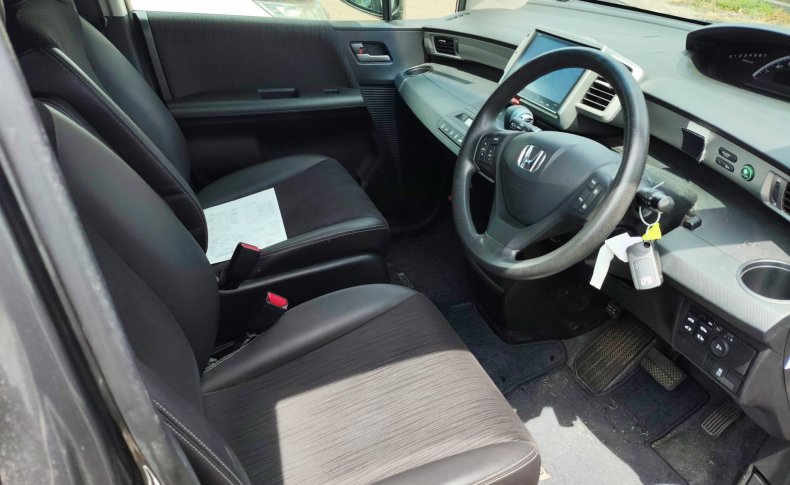 HONDA FREED G Premium Edition 7seats 2016
