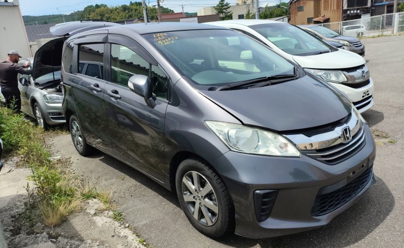 HONDA FREED G Premium Edition 7seats 2016