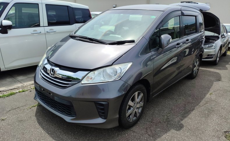HONDA FREED G Premium Edition 7seats 2016