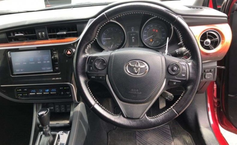 TOYOTA AURIS 120T 2015