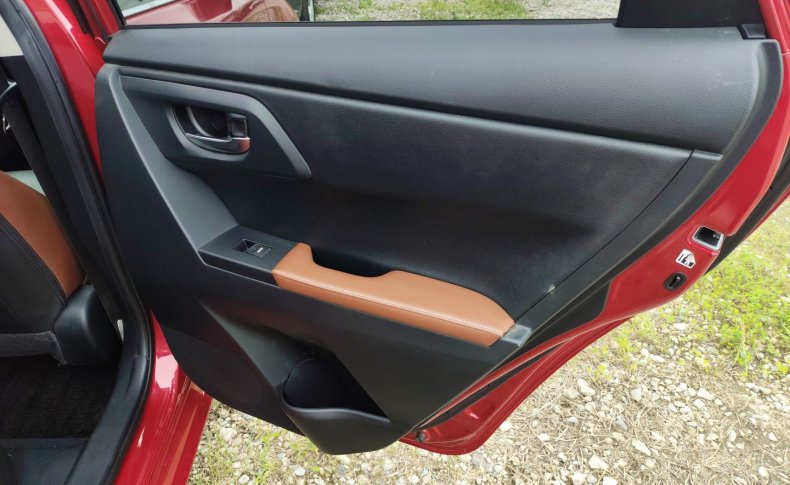 TOYOTA AURIS 120T 2015