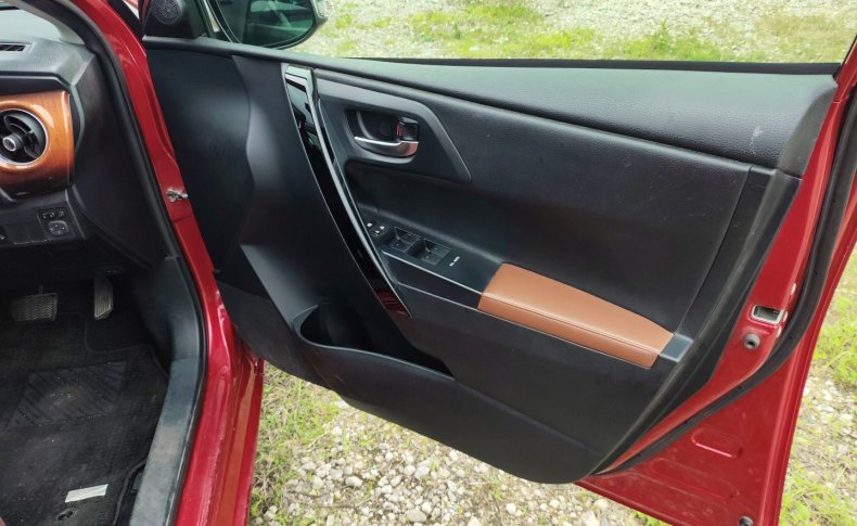 TOYOTA AURIS 120T 2015