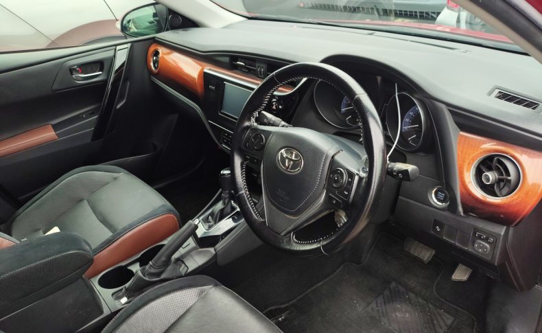TOYOTA AURIS 120T 2015