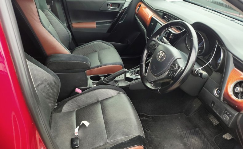 TOYOTA AURIS 120T 2015