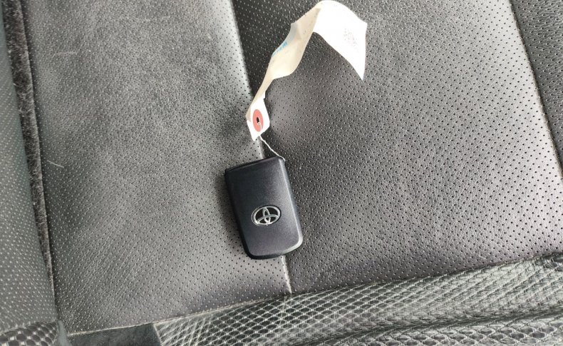 TOYOTA AURIS 120T 2015