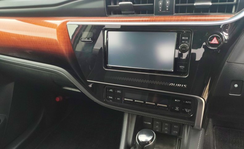 TOYOTA AURIS 120T 2015