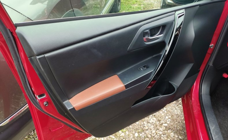 TOYOTA AURIS 120T 2015