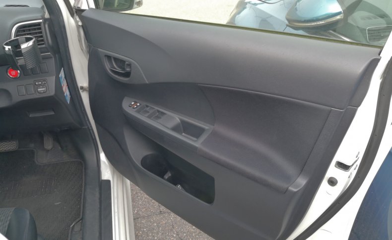 SUBARU TREZIA 1.3i Sports Limited 2012