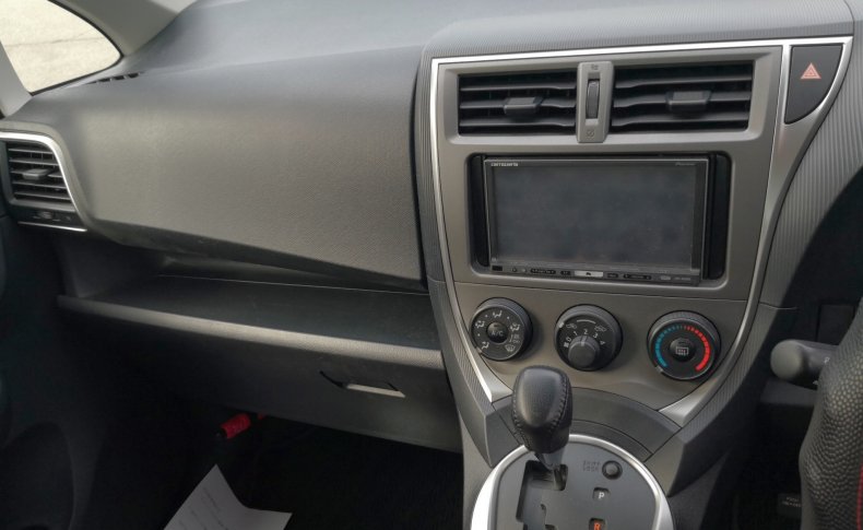 SUBARU TREZIA 1.3i Sports Limited 2012