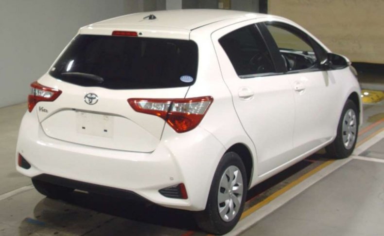 TOYOTA VITZ F 2019