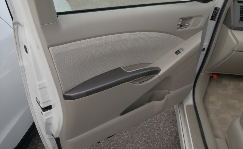 TOYOTA ISIS Platana Limited 2009