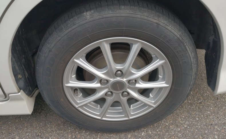 TOYOTA ISIS Platana Limited 2009