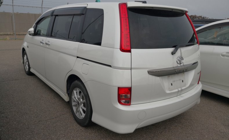 TOYOTA ISIS Platana Limited 2009
