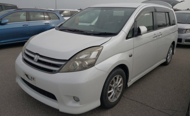 TOYOTA ISIS Platana Limited 2009