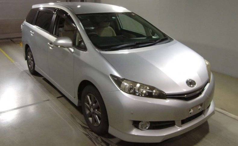 TOYOTA WISH 1.8G 2013