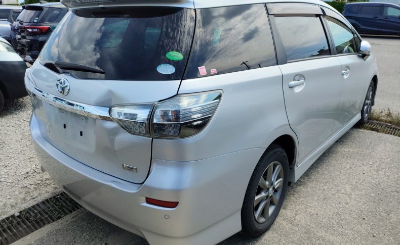 TOYOTA WISH 1.8G 2013