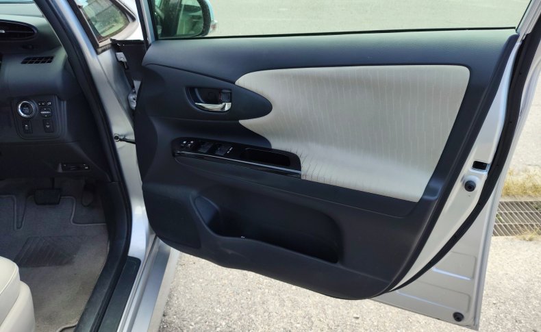 TOYOTA WISH 1.8G 2013