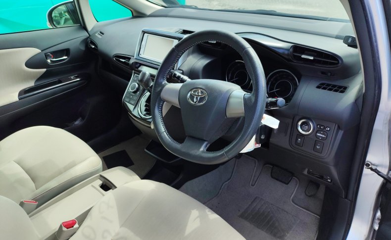 TOYOTA WISH 1.8G 2013