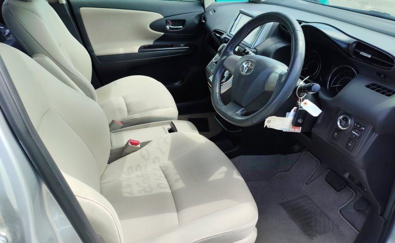 TOYOTA WISH 1.8G 2013