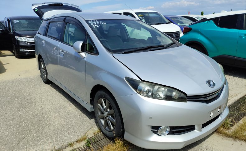 TOYOTA WISH 1.8G 2013