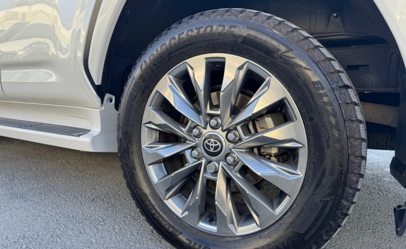 TOYOTA LAND CRUISER ZX AWD 4WD 2021