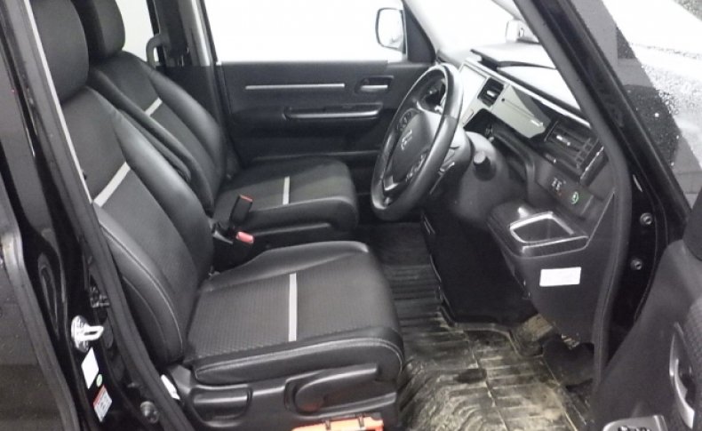 HONDA STEPWGN Spada Cool Spirit Honda Sensing 8seats 2016