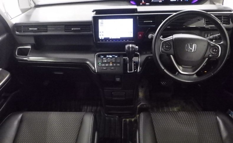 HONDA STEPWGN Spada Cool Spirit Honda Sensing 8seats 2016