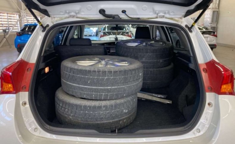TOYOTA AURIS 150X S Package 4WD 2013