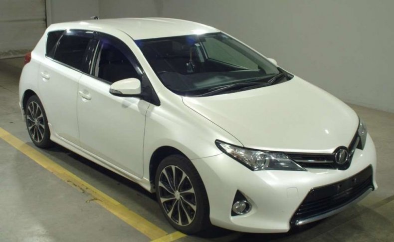 TOYOTA AURIS 150X S Package 4WD 2013