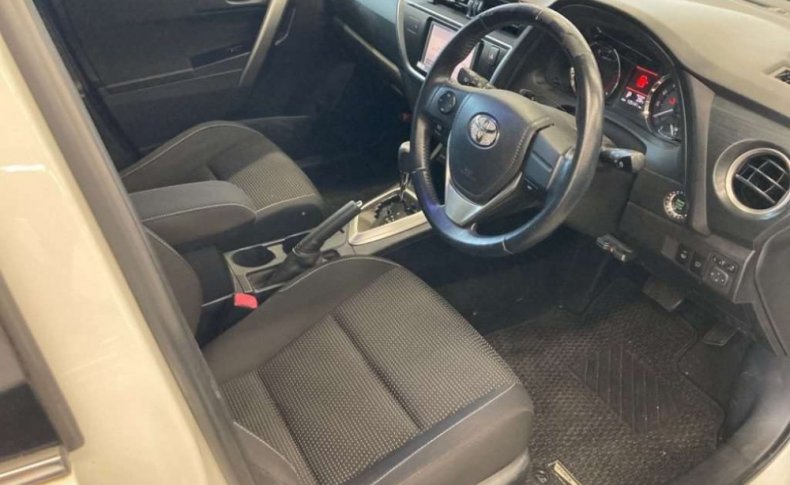 TOYOTA AURIS 150X S Package 4WD 2013