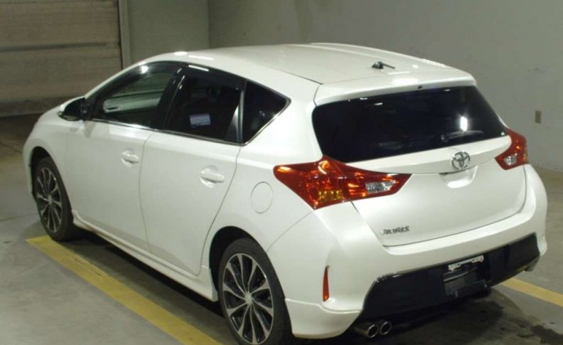 TOYOTA AURIS 150X S Package 4WD 2013